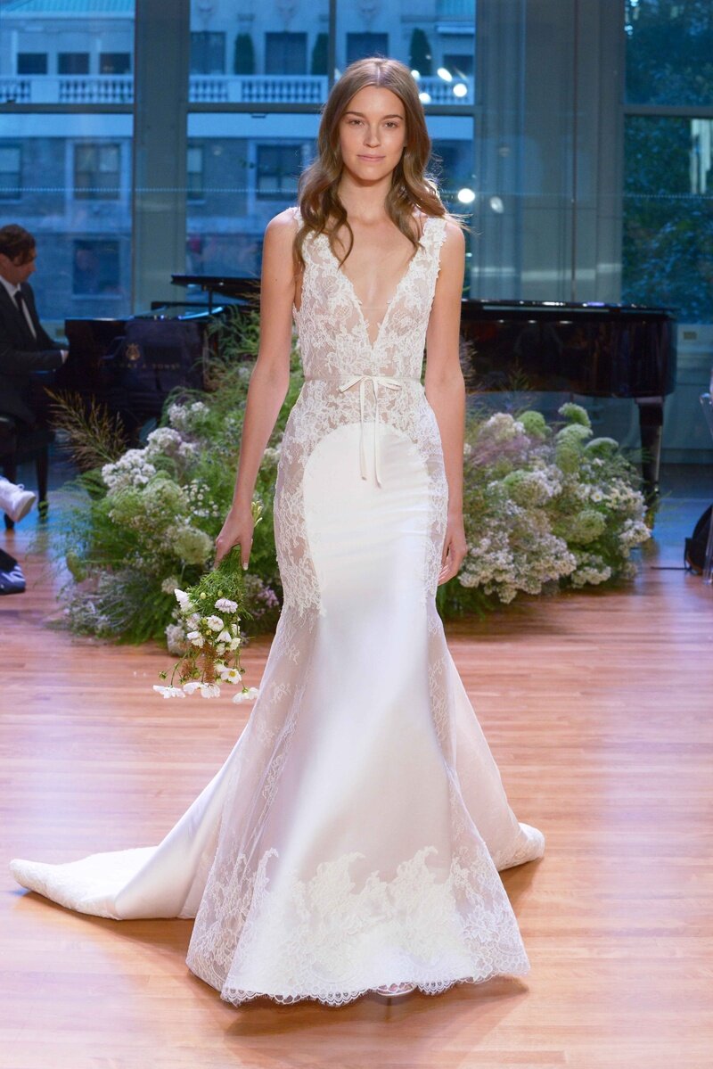 Our 5 Favorite Off-The-Rack Wedding Dresses For Fall