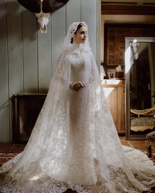 Our Favorite Wedding Dresses with Matching Bridal Veils - Pretty