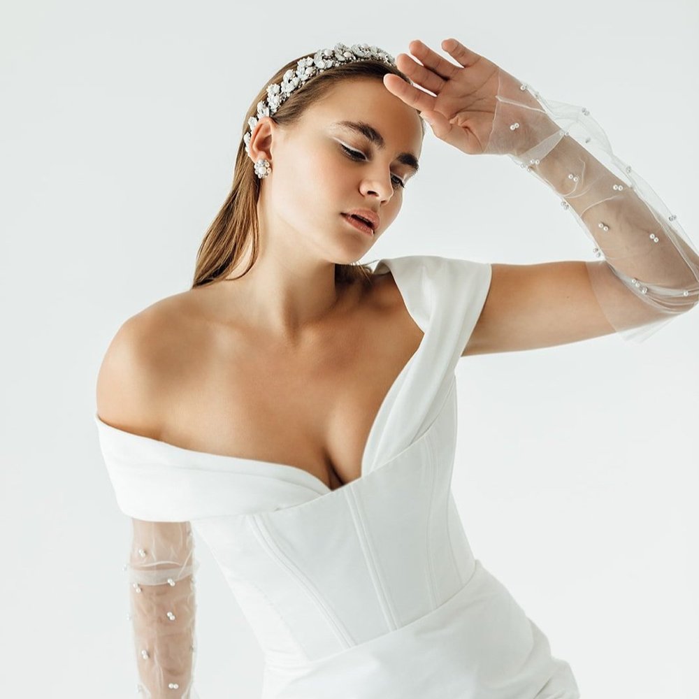 Ashton Bridal Headband by Maria Elena | The Bridal Finery display picture 1