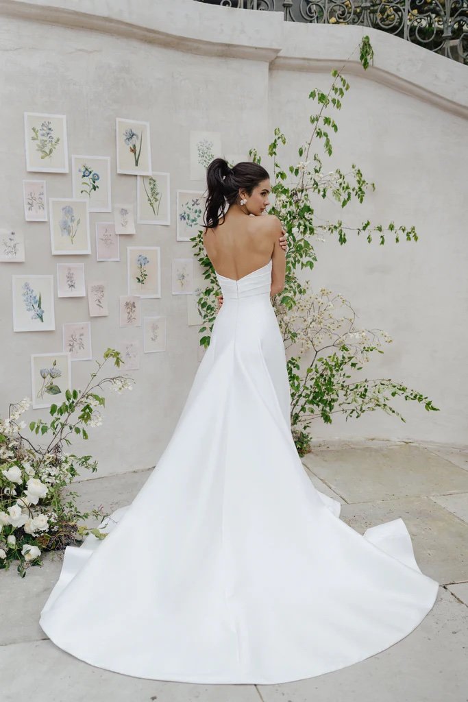 strapless aline wedding gown, clean aline wedding gown, clean strapless aline wedding dress, silk white aline wedding gown, kaliko wedding dress,
