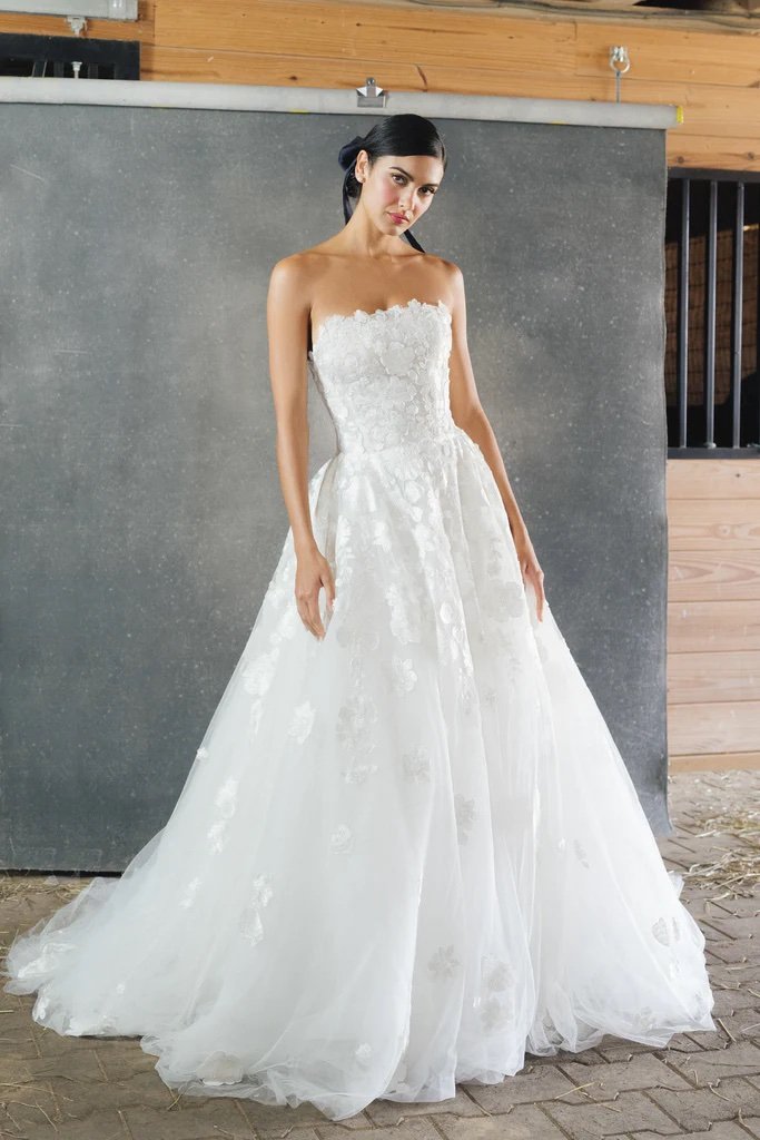 anne barge, anne barge wedding dress, anne barge ballgown, anne barge strapless ballgown, anne barge tulle ballgown