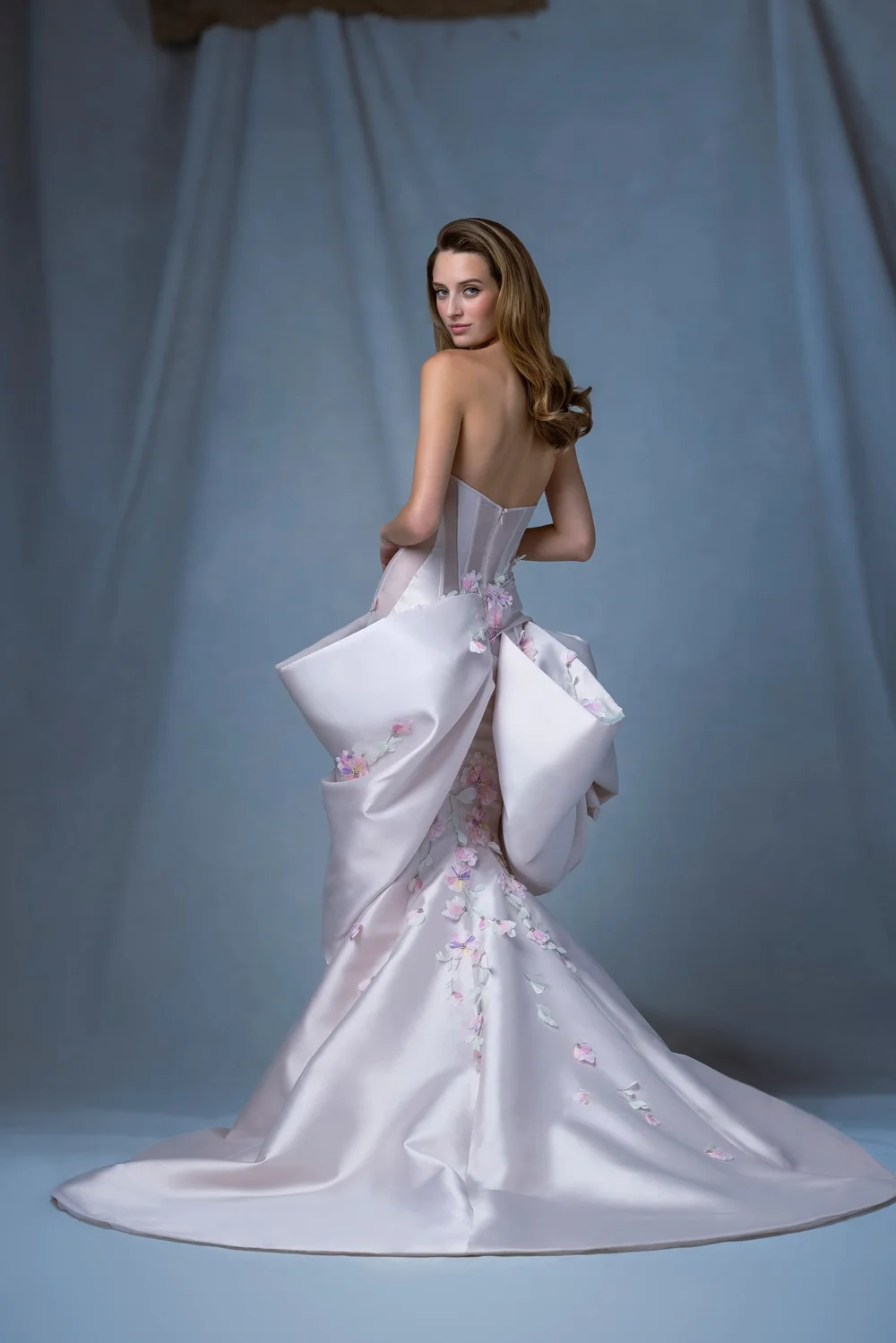 navy blue athletic dress Linda: 1971 Wedding Dress with Daisies + Pink Ribbon – Juniper Lane