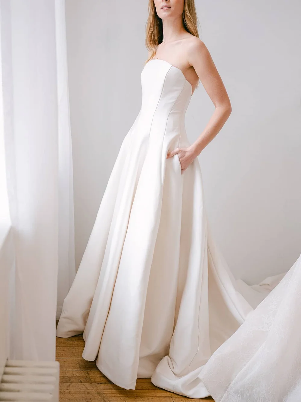 green emerald velvet dress Used Ines Di Santo Scallop Saffron Wedding Dress