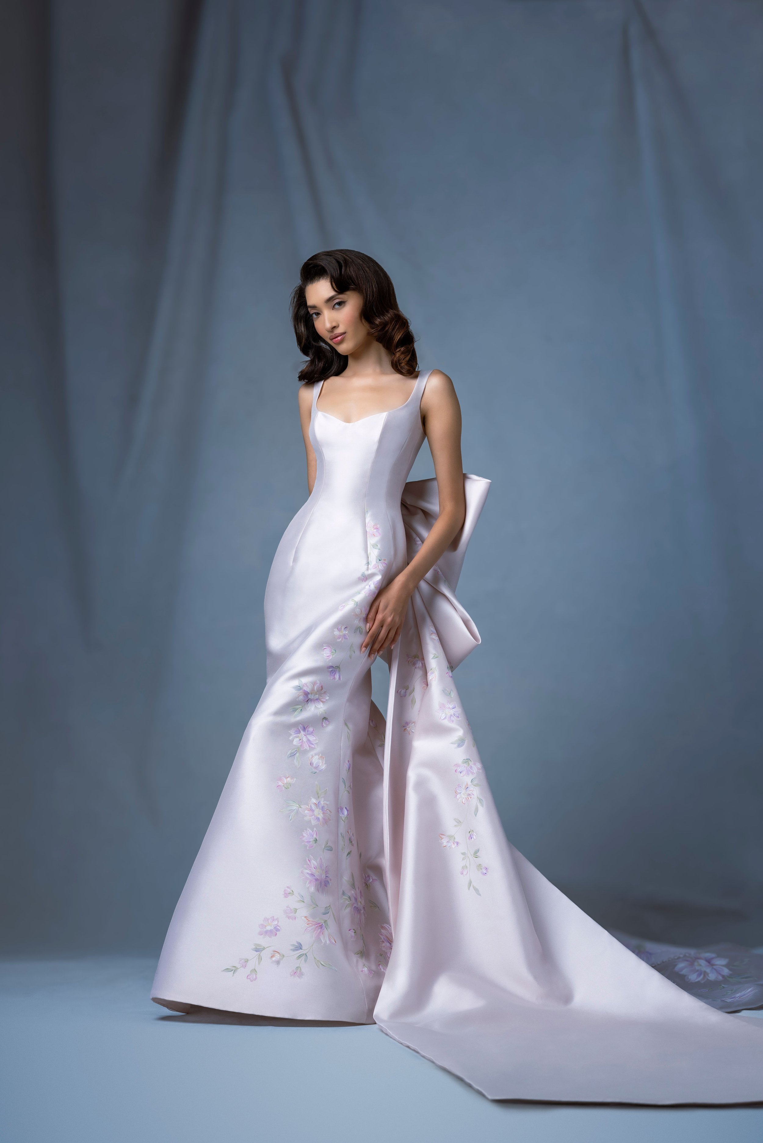 wedding dress with bow with color