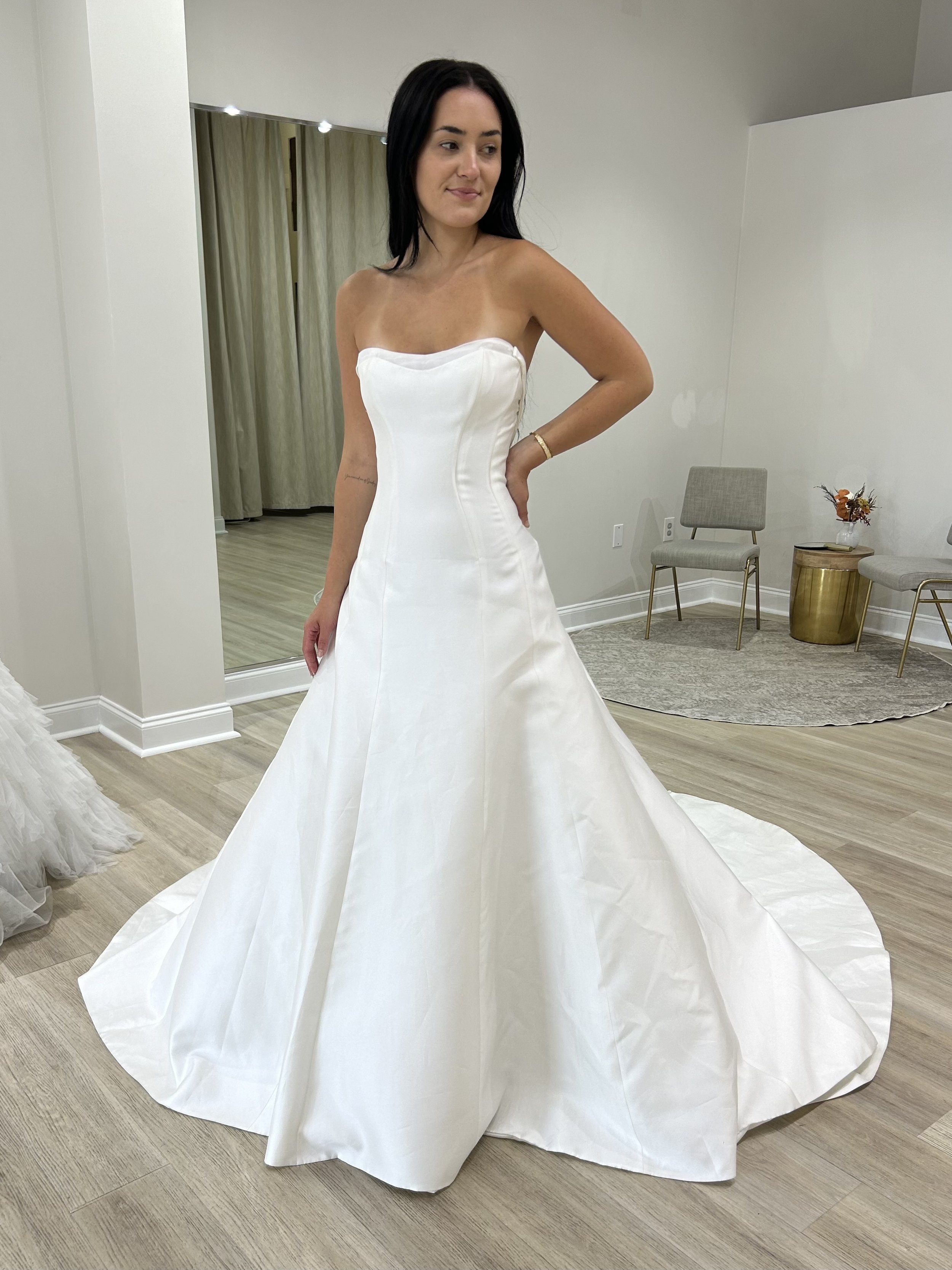 ziva ines di santo, ines di santo wedding dress, ines di santo sample sale, ines di santo off the rack, simple wedding dress