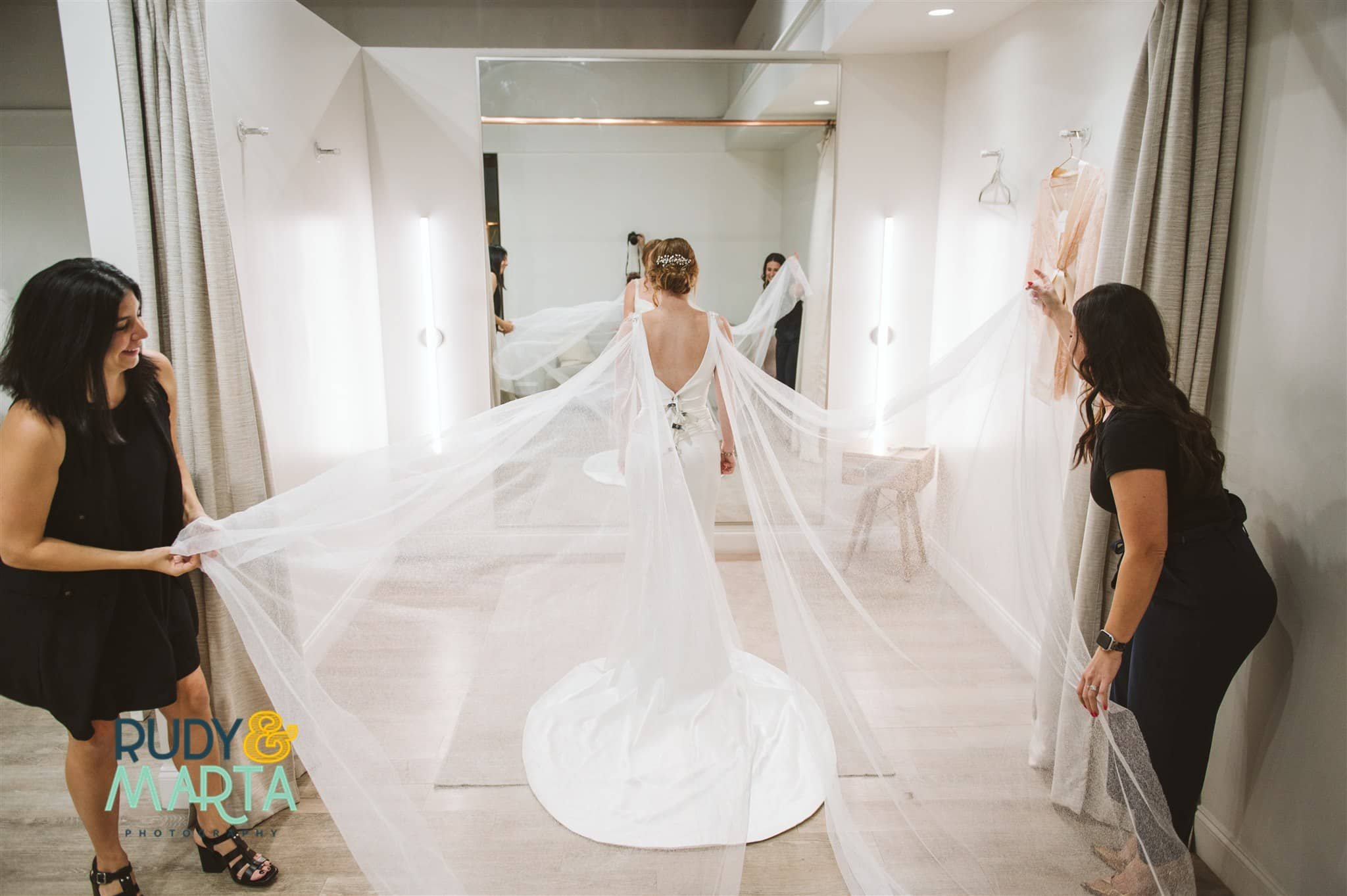 Luxury Wedding Dresses - Orlando's Bridal Shop - Bridal Gallery
