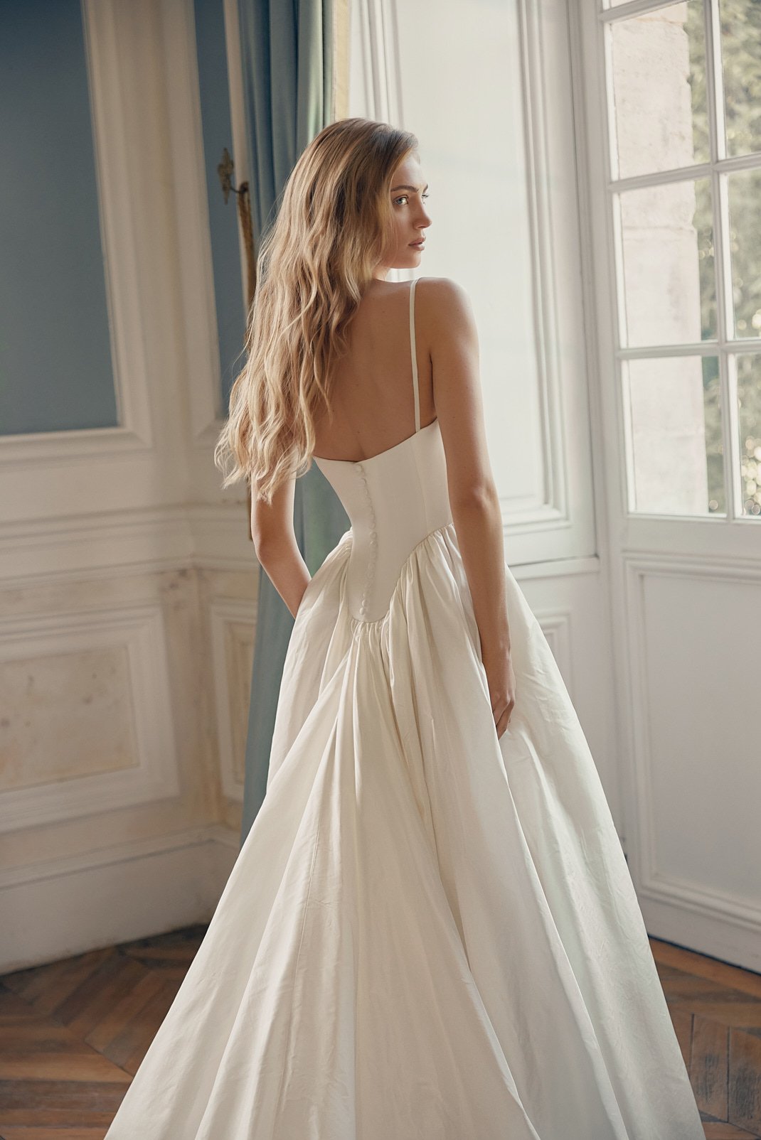 Lihi Hod Erin Back.jpg