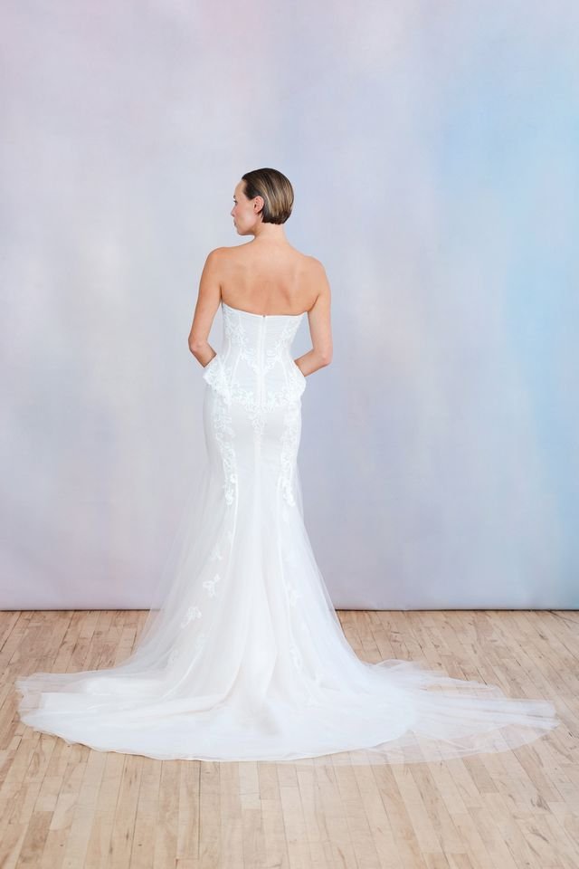 Vesper plain back.jpeg