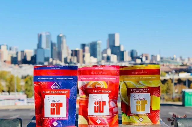 🏔🏙Hey, Denver! Our micro dosed Suck iTs allow you to maintain that perfect level all day long! 
Which would you choose? 😜 
#thcsweetlife #weed #thc #cannabisinfused #co2 #edibles #cannabiscommunity #microdose #cbd #vegan #glutenfree #art #colorado