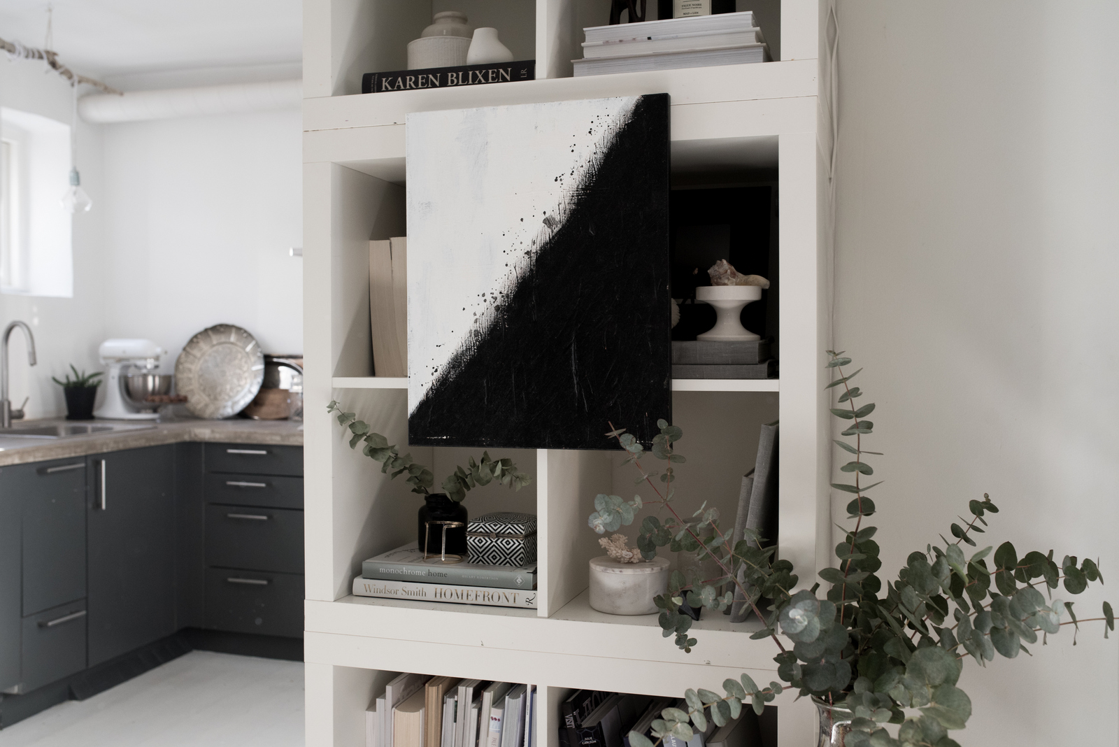 Valentina-Fussell-Bookshelf-3.jpg