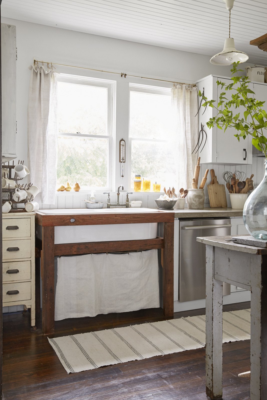 cool-calm-collected-kitchen-1016.jpg