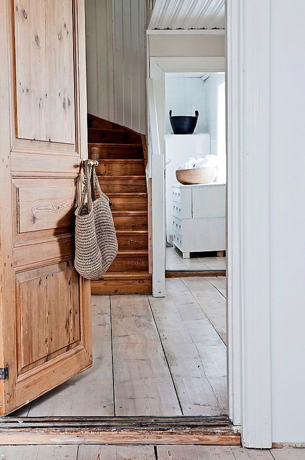get-the-look-a-restored-swedish-farmhouse-white-and-wood-entryway-1451320336-5679b38874b619840558e7f5-w613_h906.jpg