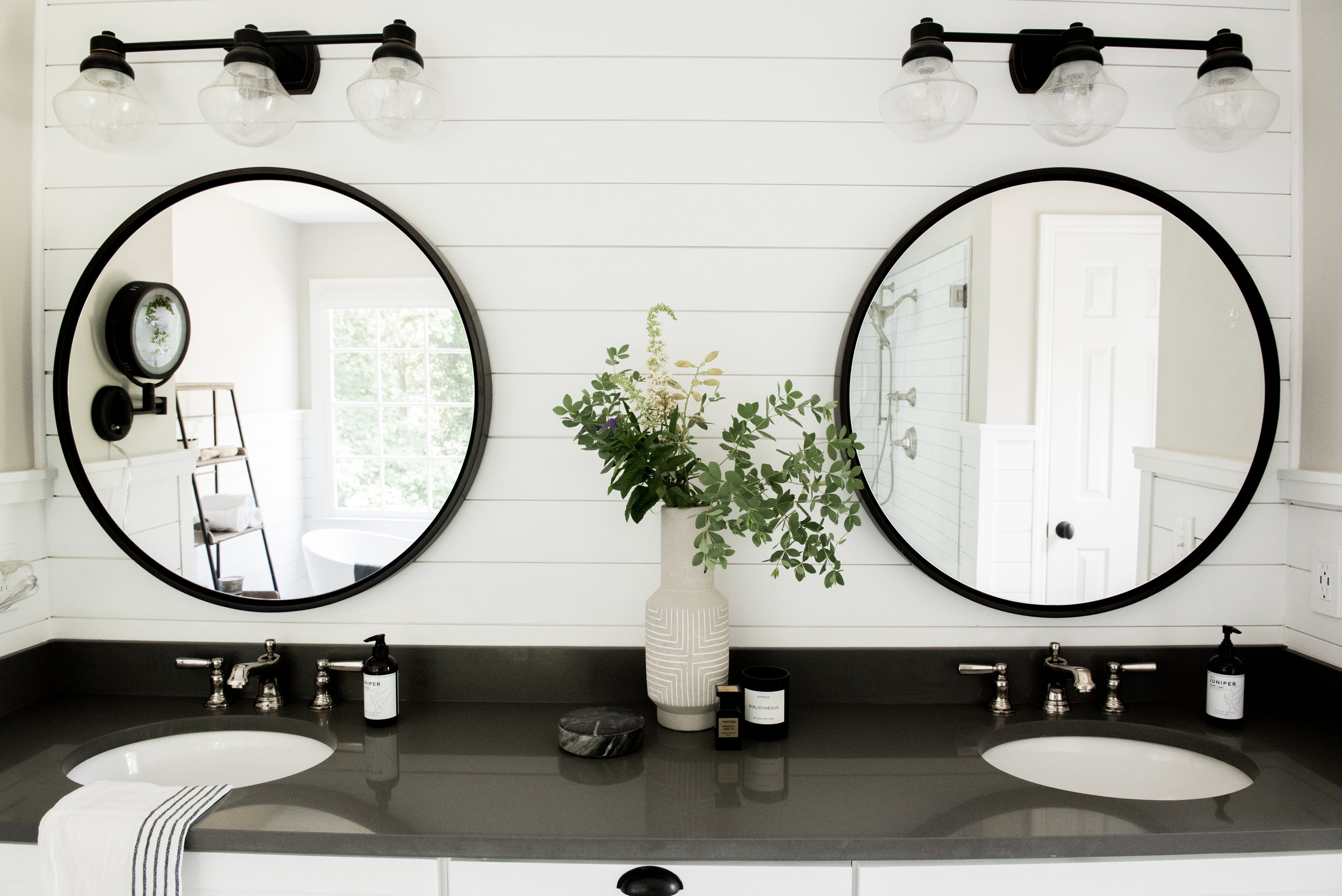 Farmhouse modern cozy master bathroom | House of Valentina-11.jpg