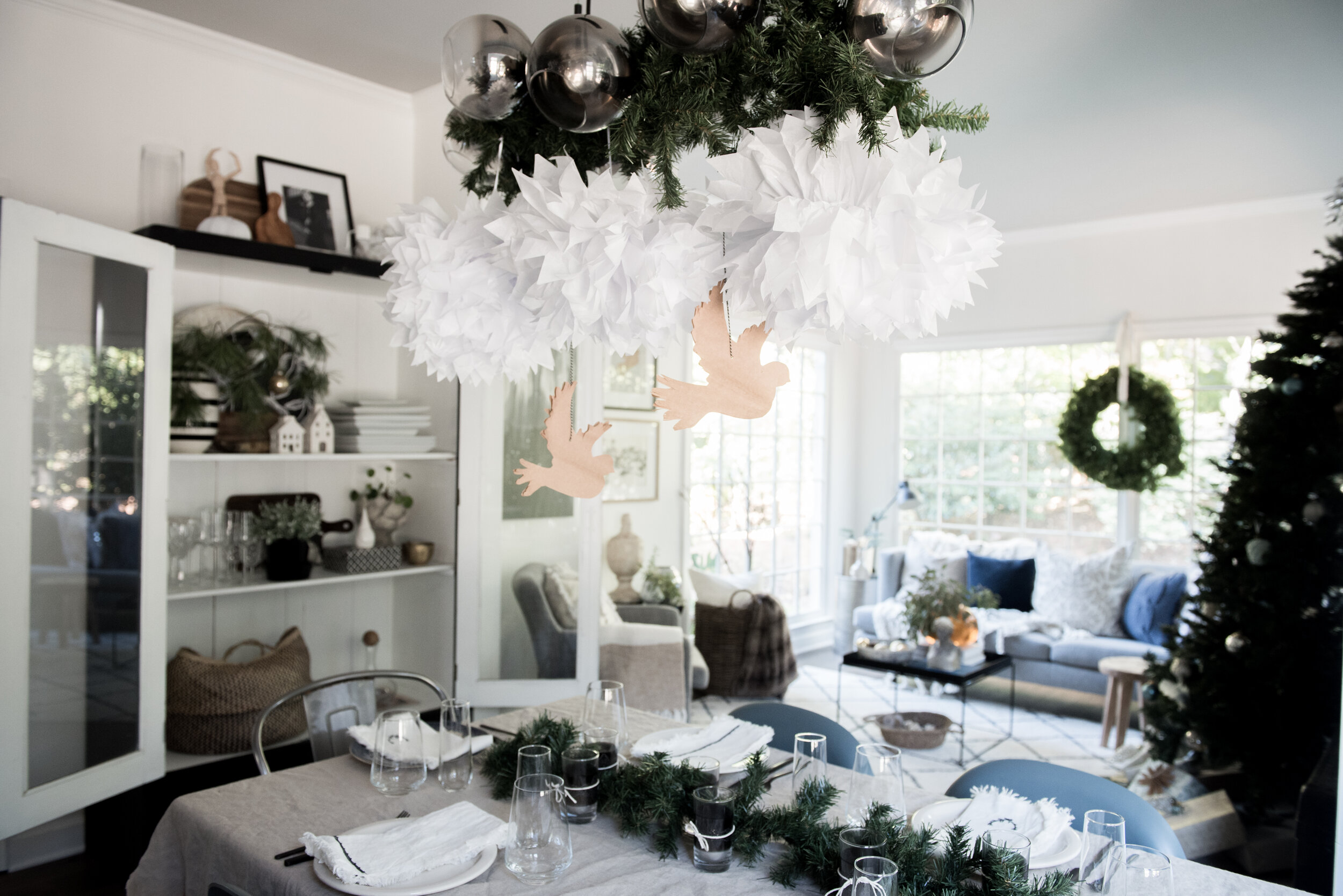 Breakfast Room Christmas | House of Valentina-8.jpg