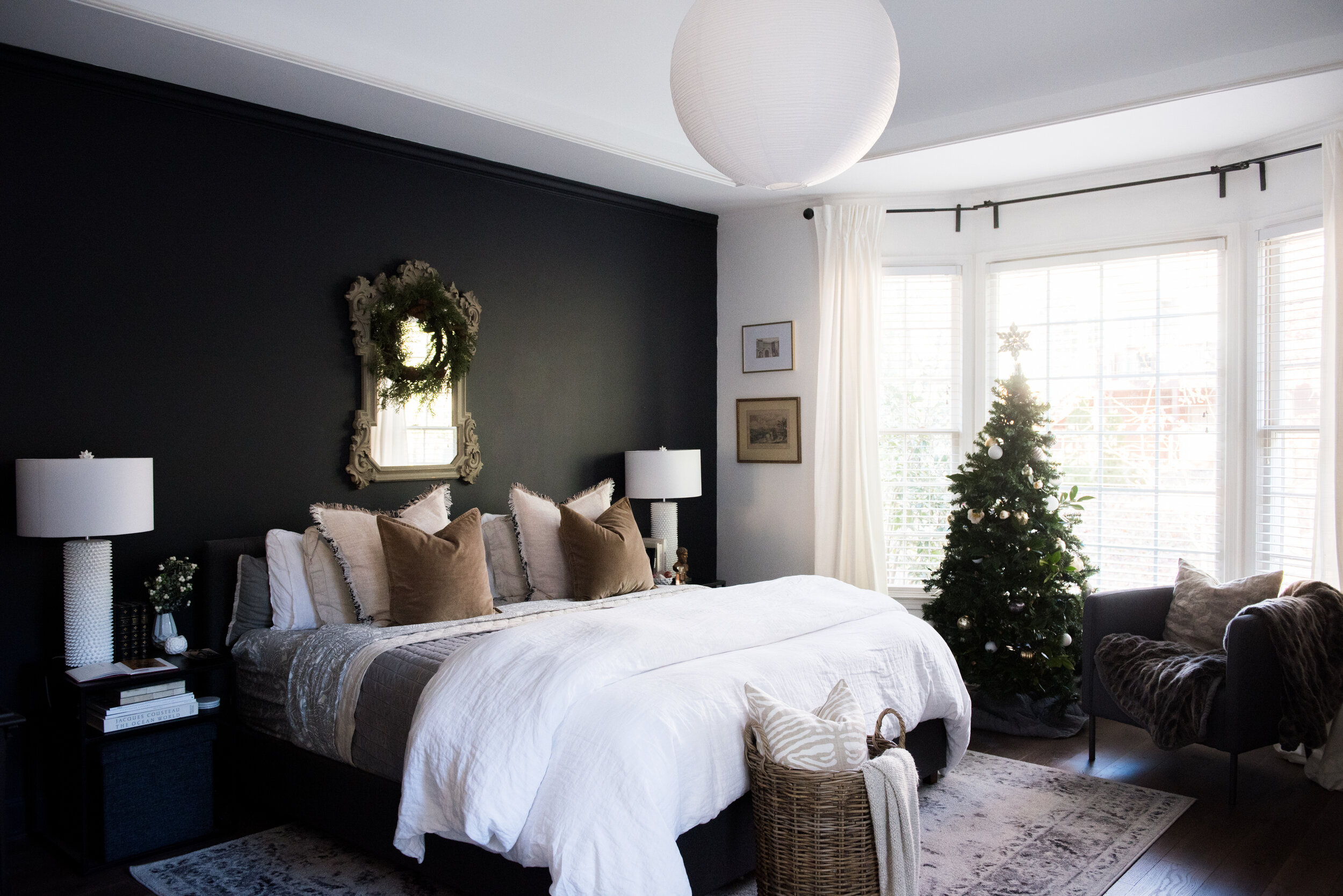 Modern Christmas Bedroom | House of Valentina.jpg