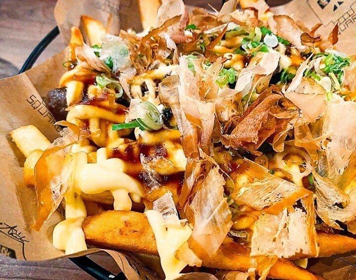 Try our Bulldog Fries for the perfect fry-day snack 🍟⁠
All topped with bulgogi beef, QP mayo, Bulldog sauce, bonito flakes, and sliced green onion -- pairs well with our beverages on tap! Available only at our Mid-Market location 🍻⁠
⁠
📷: @sitdownb