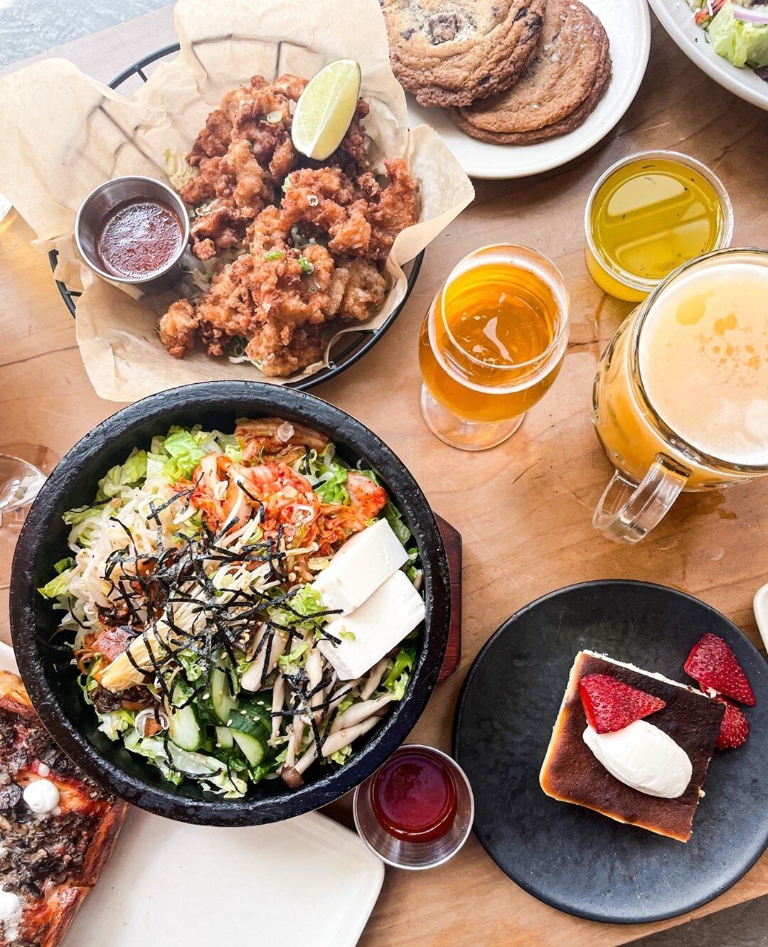 Sunday funday with brews and bites here at Mid-Market! Come on by! 🤩⁠
⁠
📷 Use our hashtag #getitstoned or @namustonepot for a chance to be featured!⁠
⁠
#namustonepot #7x7bayarea #abc7eyewitness #sf #sanfrancisco #sfeats #sffoodie #bayarea #bayareae