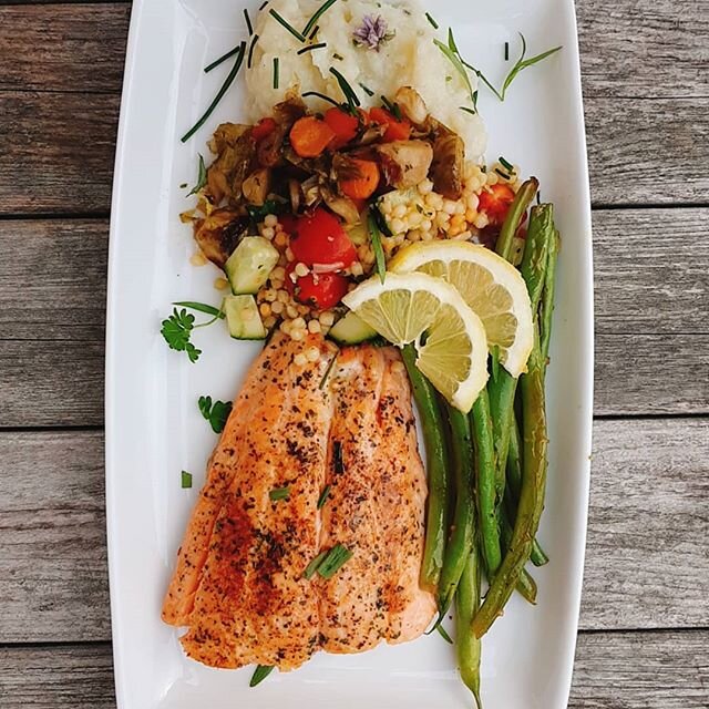 It's Fish Friday!🐟🌿🥗
We enjoyed pan seared organic salmon with fresh herbs. A summer cous cous salad, roasted brussel sprouts, cauliflower mash and fresh green beans. The best part is everyone at home contributed to making this feast. 🏠Bless all 