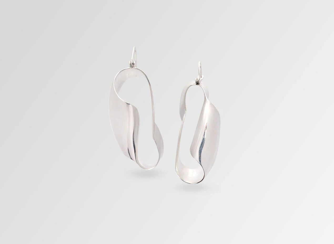 dinosaur_designs_louise_olsen_alex_trahanas_silver_medium_olive_leaf_earrings_8_october_2018_004.jpg