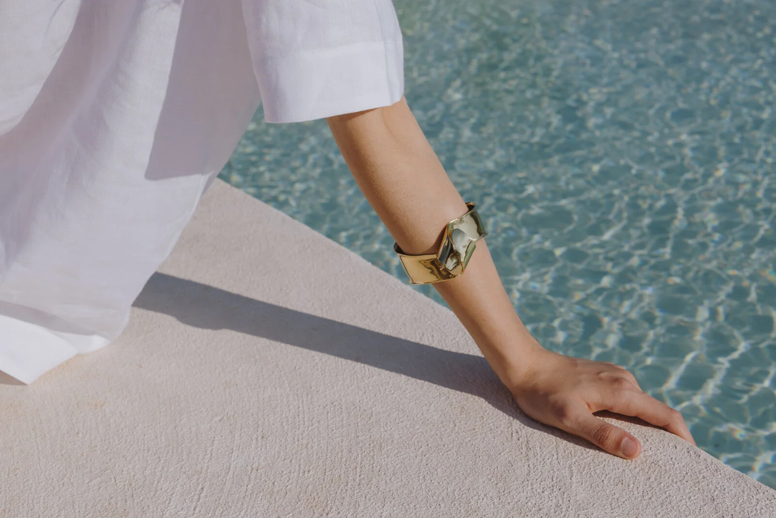 LOUISE_OLSEN_ALEX_ANDTRAHANAS_BANGLE_MARINA_DENISOVA_MASSERIA_MOROSETA.jpg