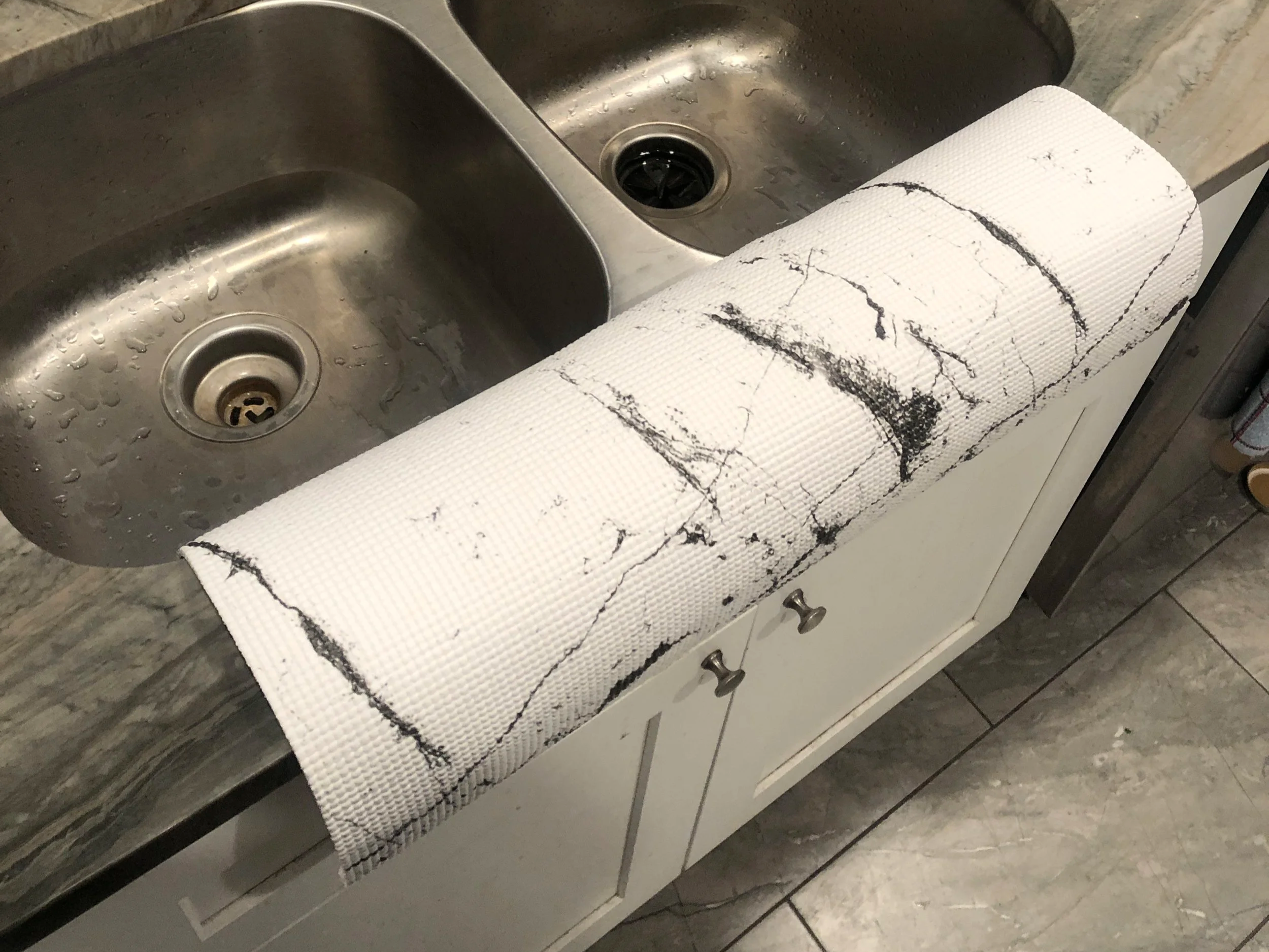 DOUBLE SINK EDGE GUARD, protects from chipping and water damage, 17in (W) x 23in (L), CKC ™ ©2022, Patent approved