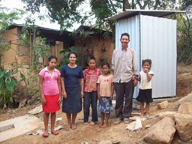 medium_Latrine_beneficiaries_1_Brisas_de_Poteca_1.jpeg