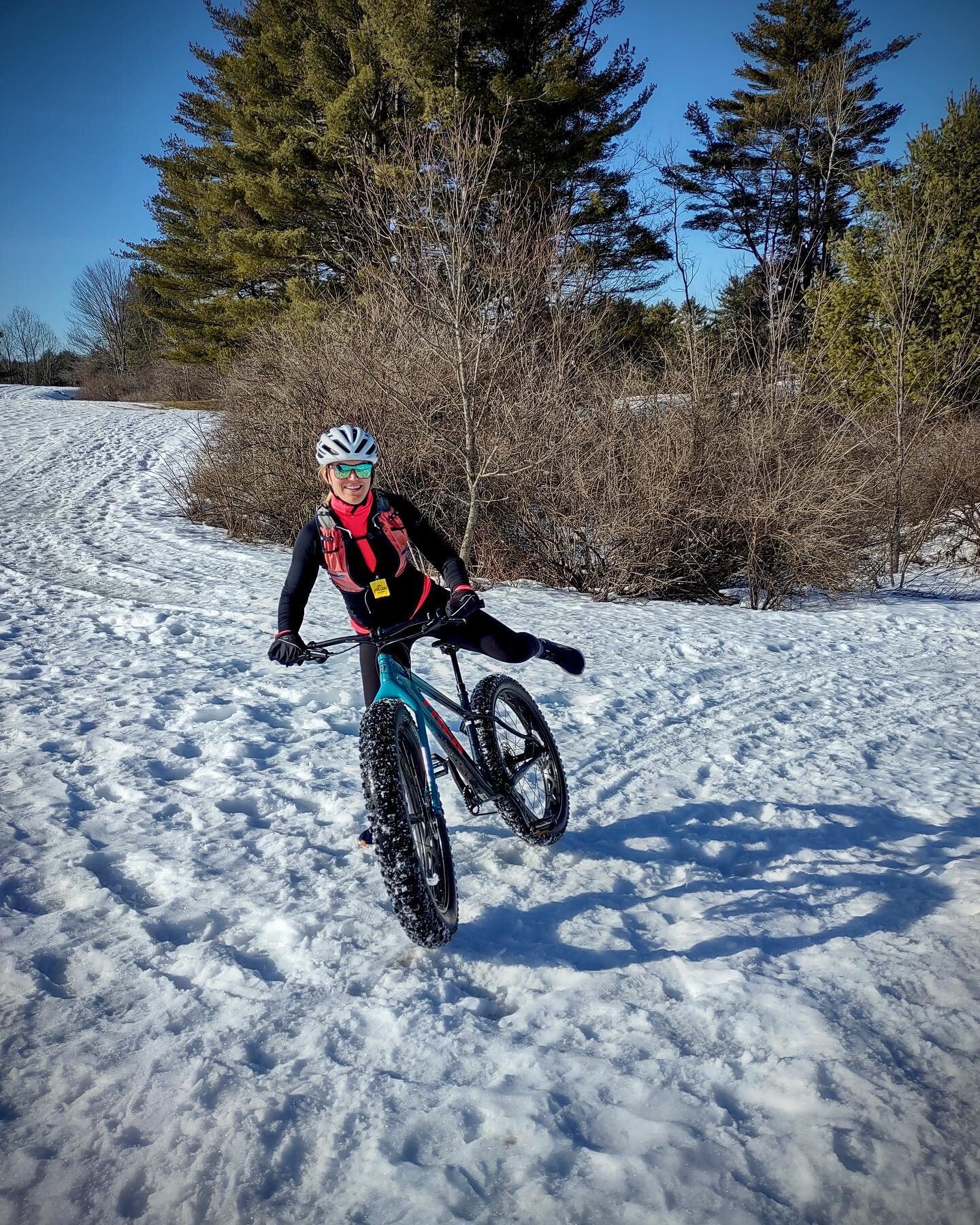 The weather&rsquo;s too nice to stay indoors. ❄️☃️🌨️

#snowday #adventure #winter #exploremore #adventurer #liveyouradventure #winterfun #mainewinter