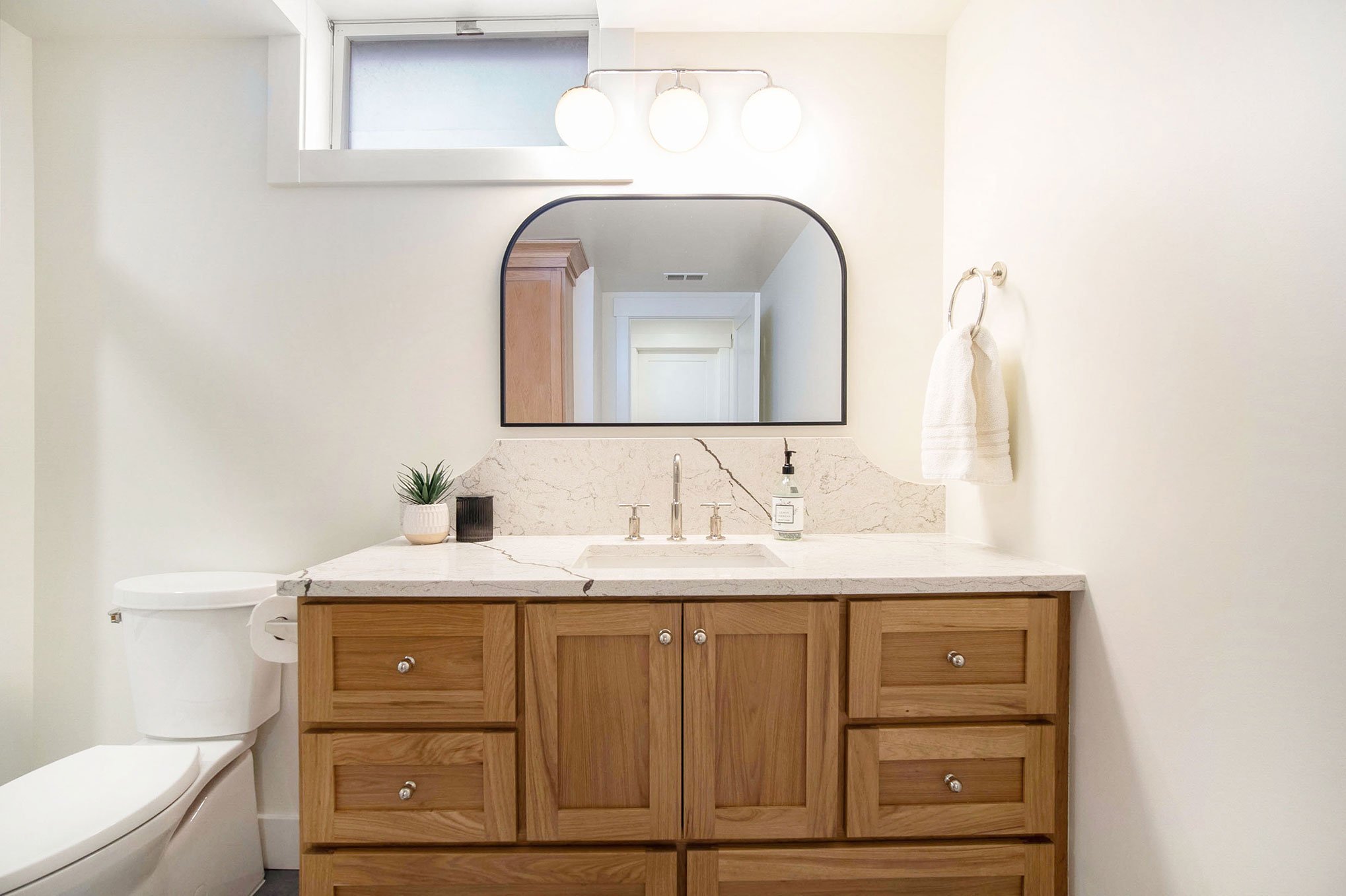 custom bathroom vanity with quartz countertop.jpg