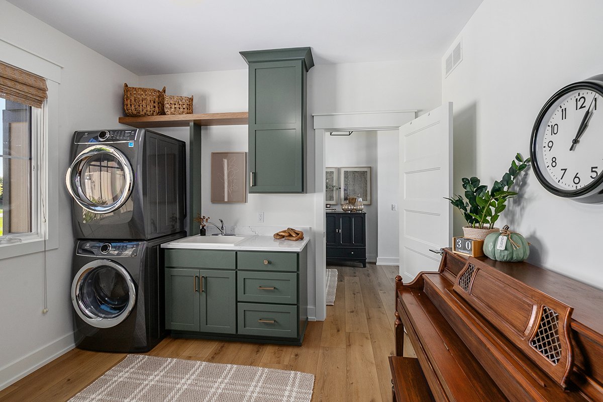 modern farmhouse laundry room.JPG