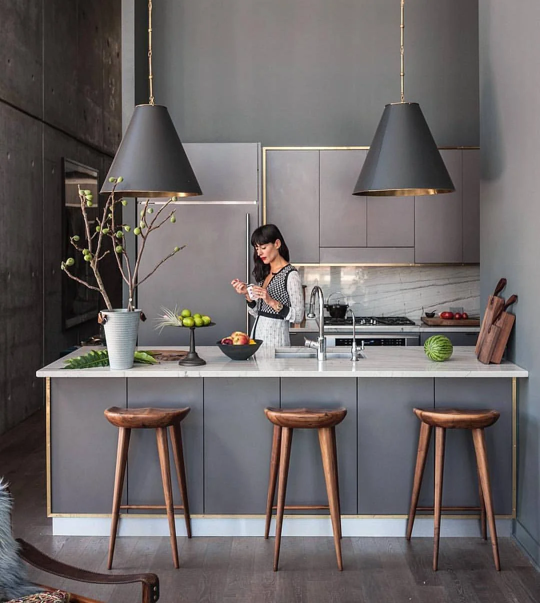 This is a fun way to play with scale and what a great use of color!