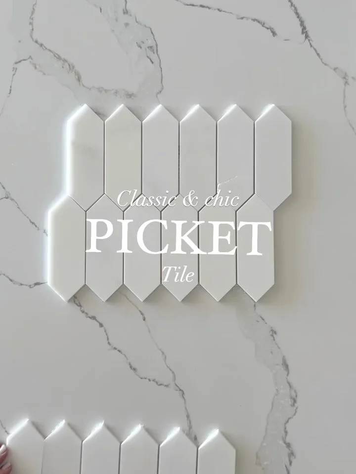 Classic &amp; Chic Picket Tile🤍

Need a fresh take on subway tile - this one&rsquo;s for you! Try this trending yet timeless tile design - picket tile! This tile is so versatile and can look chic and moody in black or fresh and fun in white. It can 