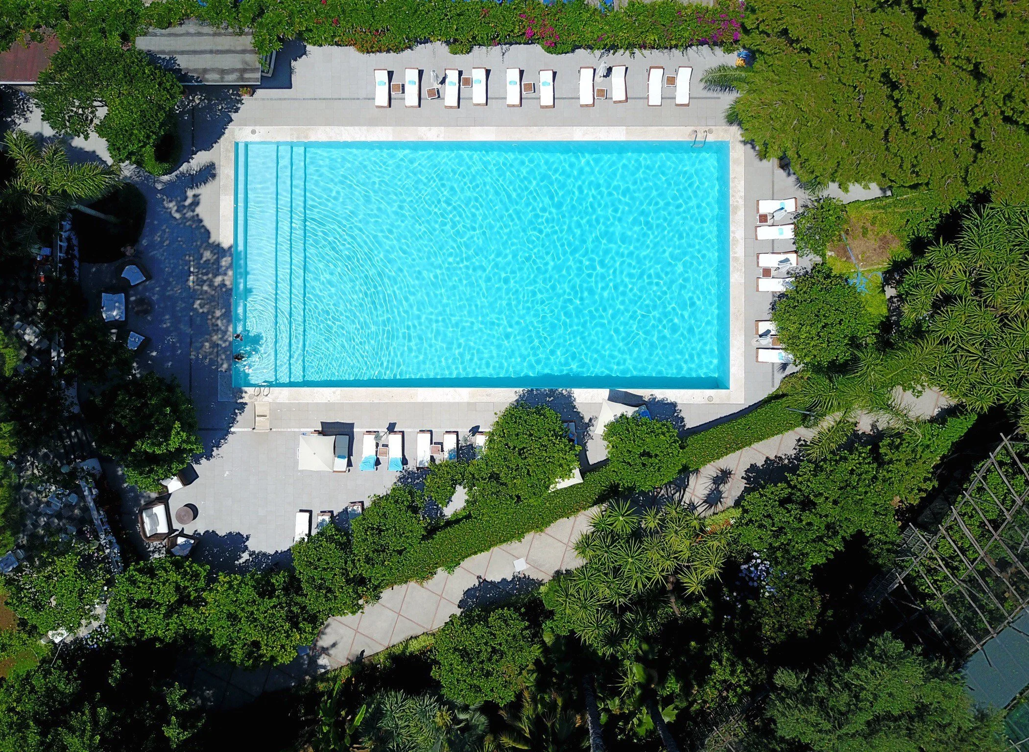Grand-Hotel-Cocumella-pool-from-above.jpg