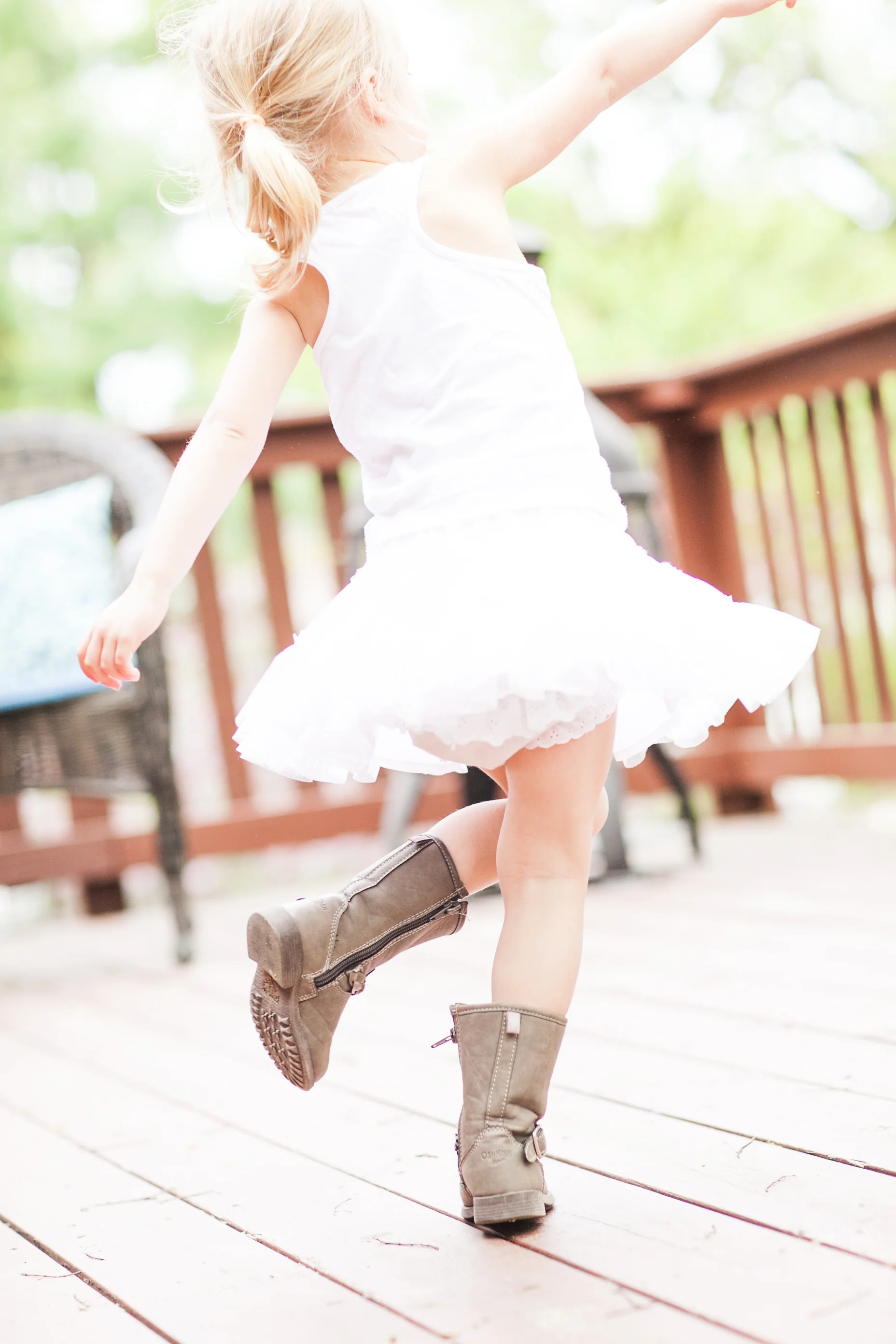 EVELYNDANCINGONPORCHKC3-2.jpg