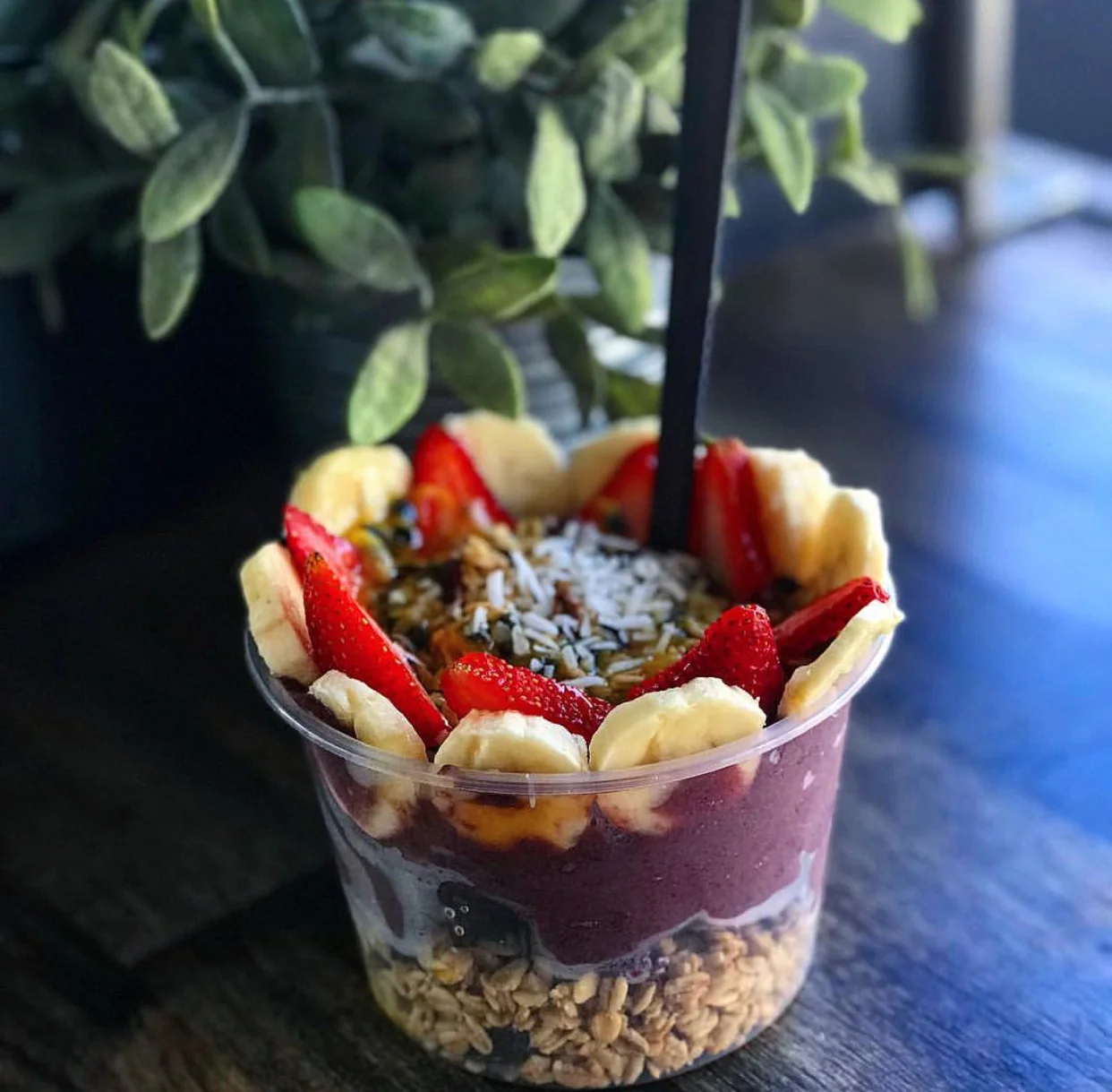 Smoothie bowl & granola straight out of Gold Coast airport. 