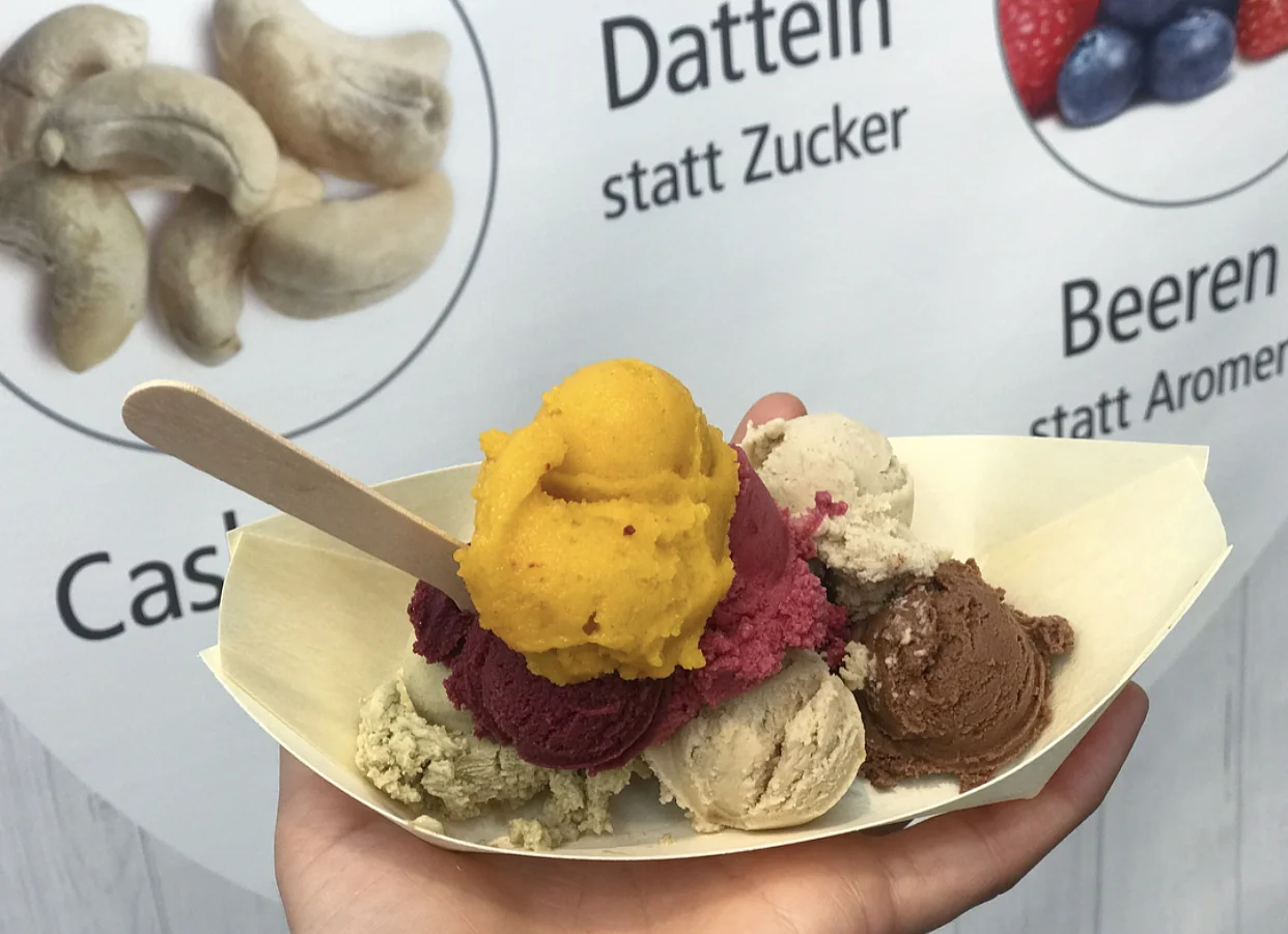 A huge pile of delicious nice-cream!