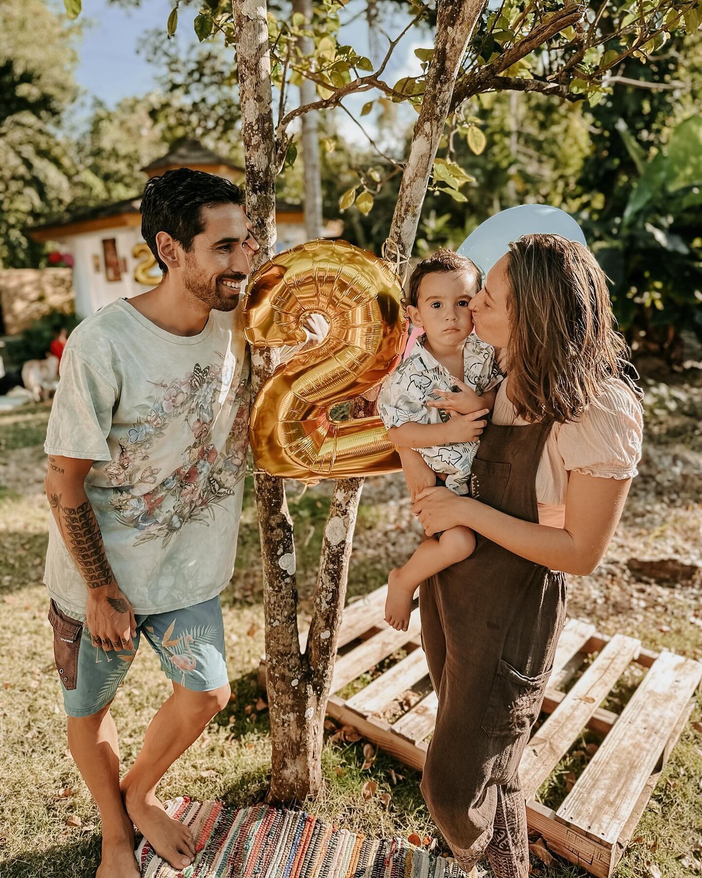 What an absolutely MAGICAL celebration of our little Munchkins 2nd birthday 🌞🌻🌈

We turned our sacred space Shambhala, into a toddler wonderland with face painting &amp; maraca painting with the one and only @andrea_rabasa 🎨 

An epic 70s/80s dan