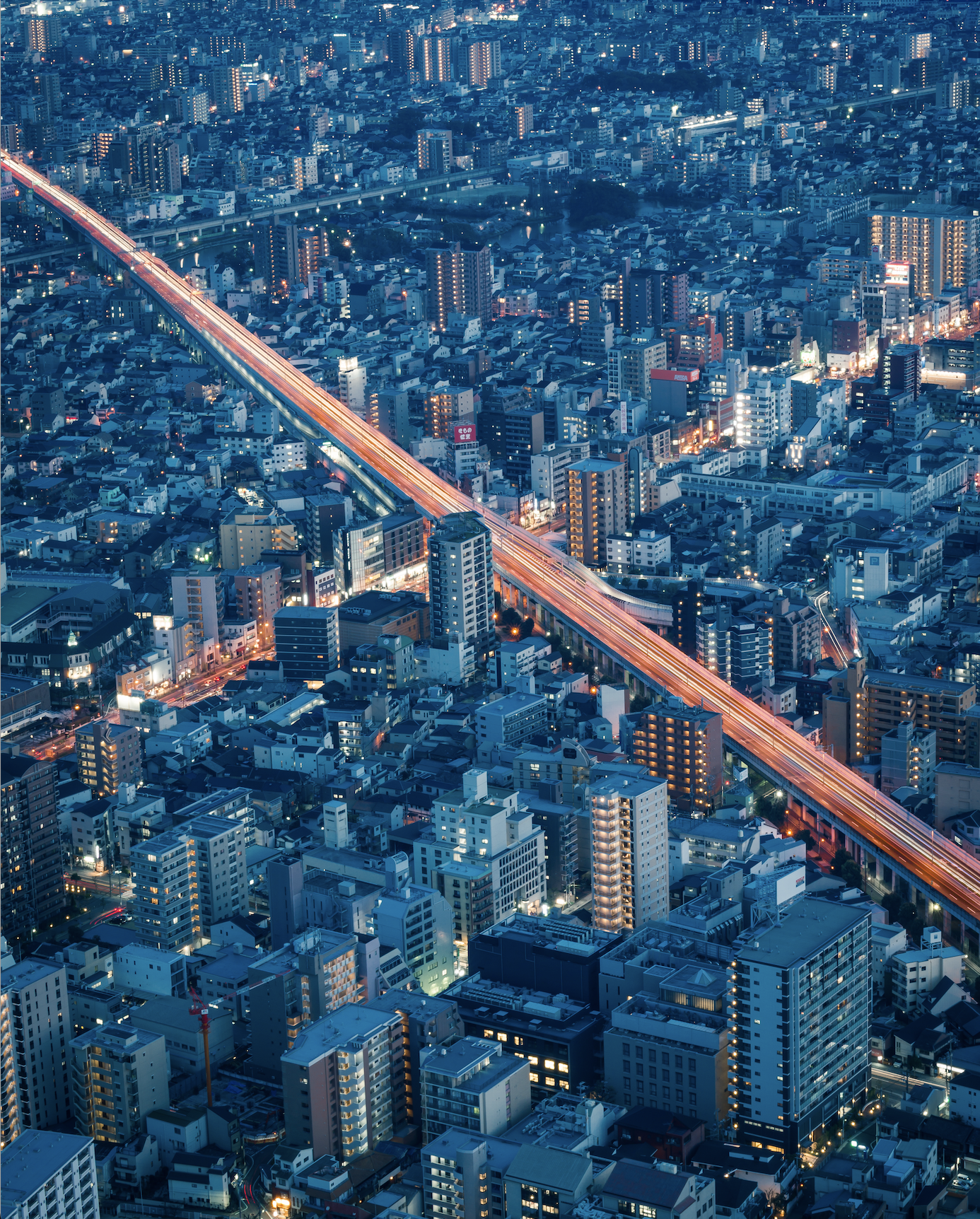  Zoom - Osaka, 2018 | Edition 2 / 5 | 60 x 40 in | 150 x 100 cm | Pigment Print    