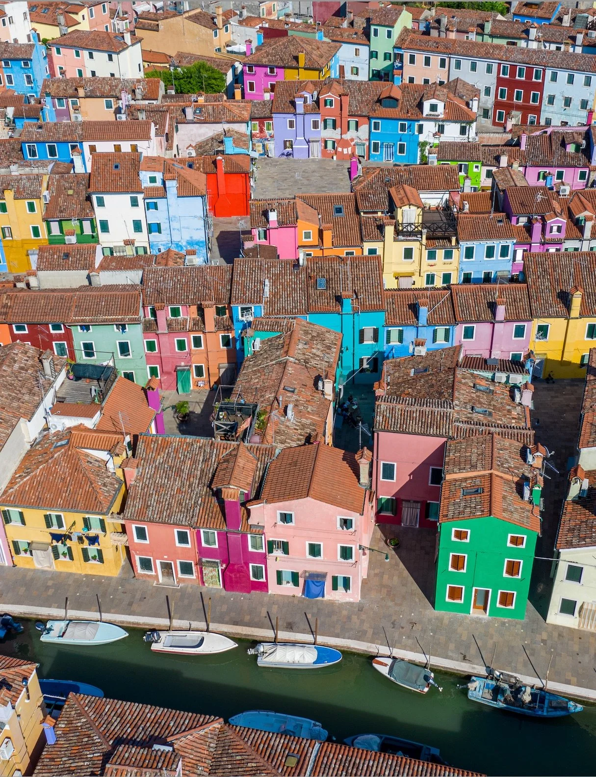  Al Gatto Nero - Burano, 2021 | Edition 1 / 5 | 60 x 40 in | 150 x 100 cm | Pigment Print      