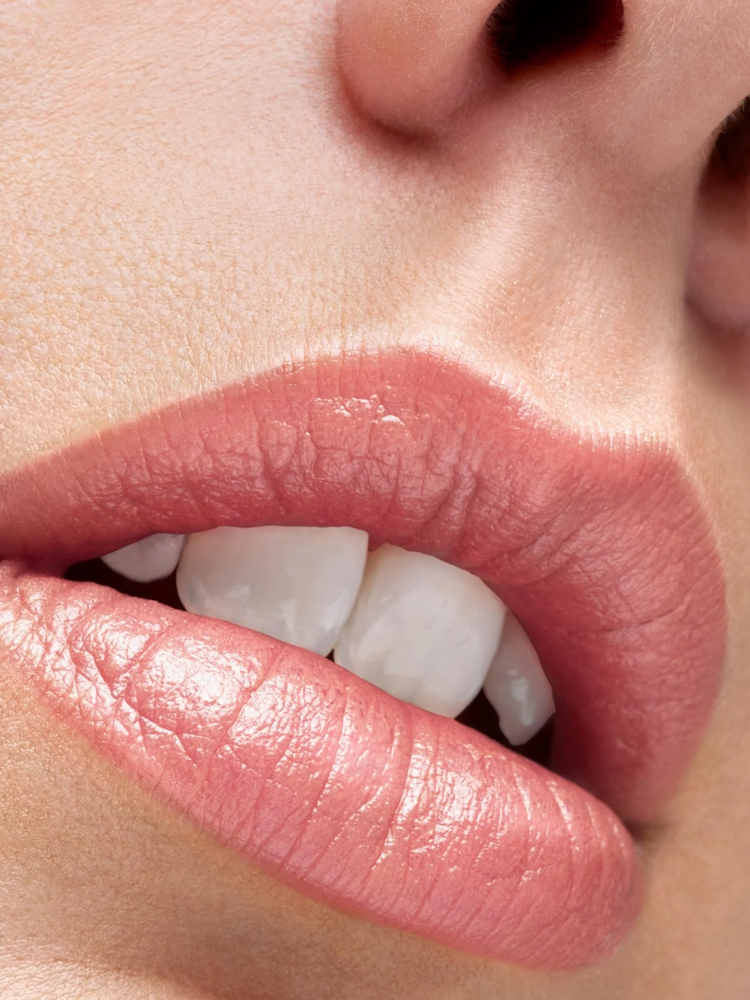 Kaefmueller-2016_05_02-Silvi-Lips-Capture_006-001 2-web.jpg