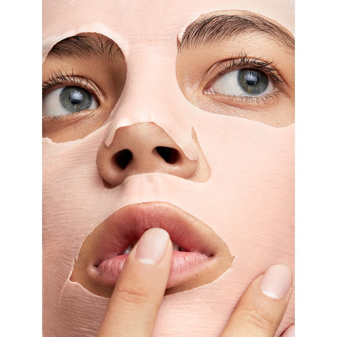 @amelie.azul @optionmodelagency @byvaleriamancuso @artofmakeupschool @tm_retouching

#facemask #beautyphotography #skincare #skinroutine #closeup #webdesign #branddesign #branding