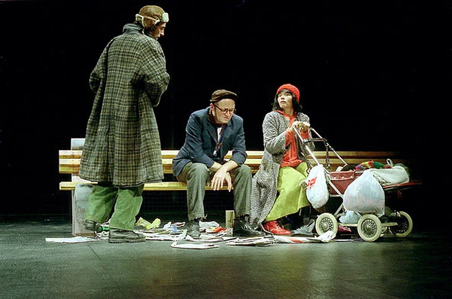 2001_antigona_02.jpg