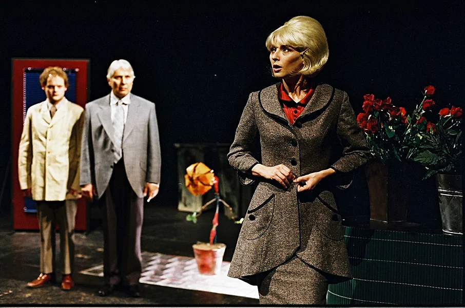 2004_mala_prodajalna_groze_04.jpg