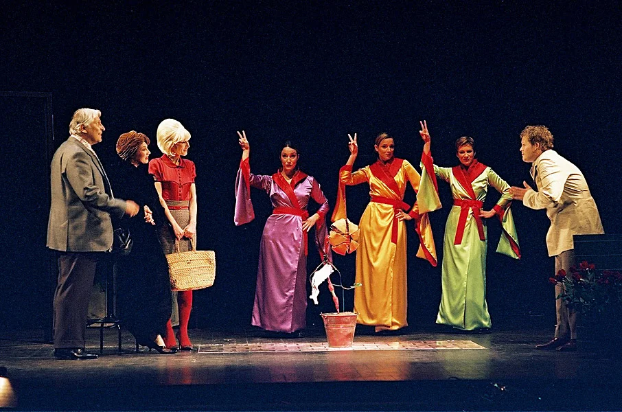 2004_mala_prodajalna_groze_13.jpg