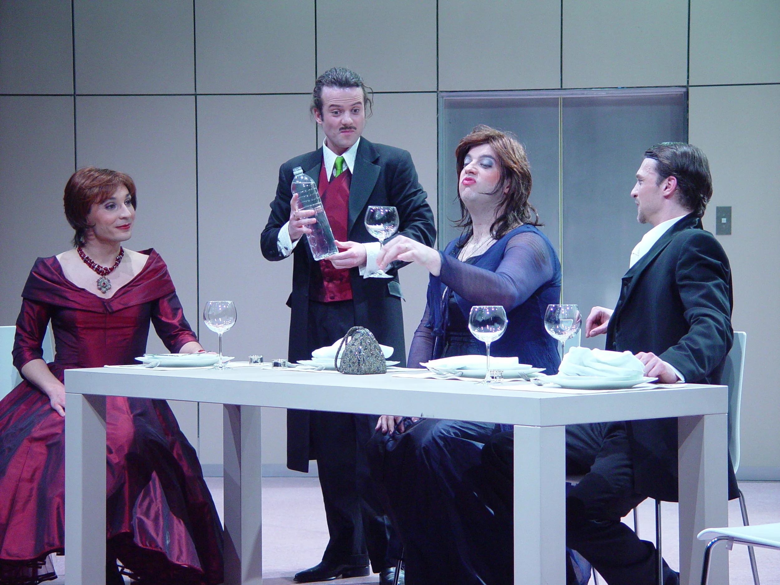 2004_THE BALD SOPRANO_03.JPG
