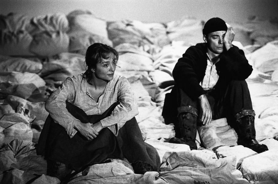 2001_Nozi_v_kurah_02.jpg
