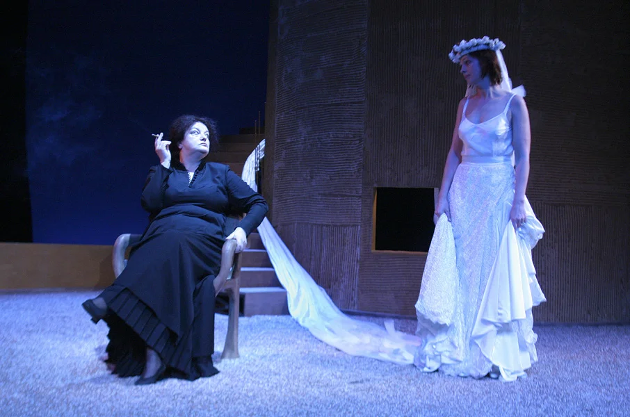2004_the_house_of_bernarda_alba_01.jpg