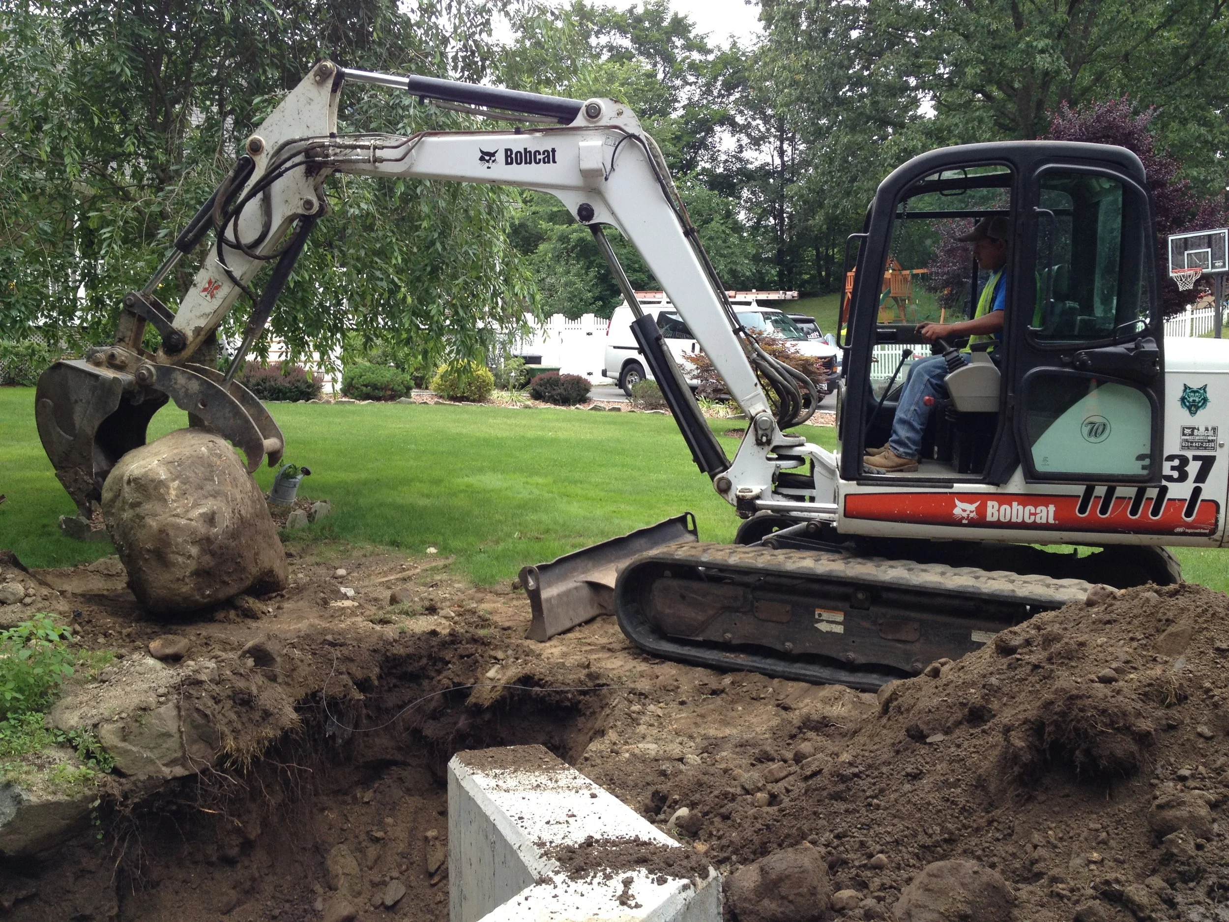 How Excavation Contractors Shape Your Bedford and Ardsley, NY Landscape