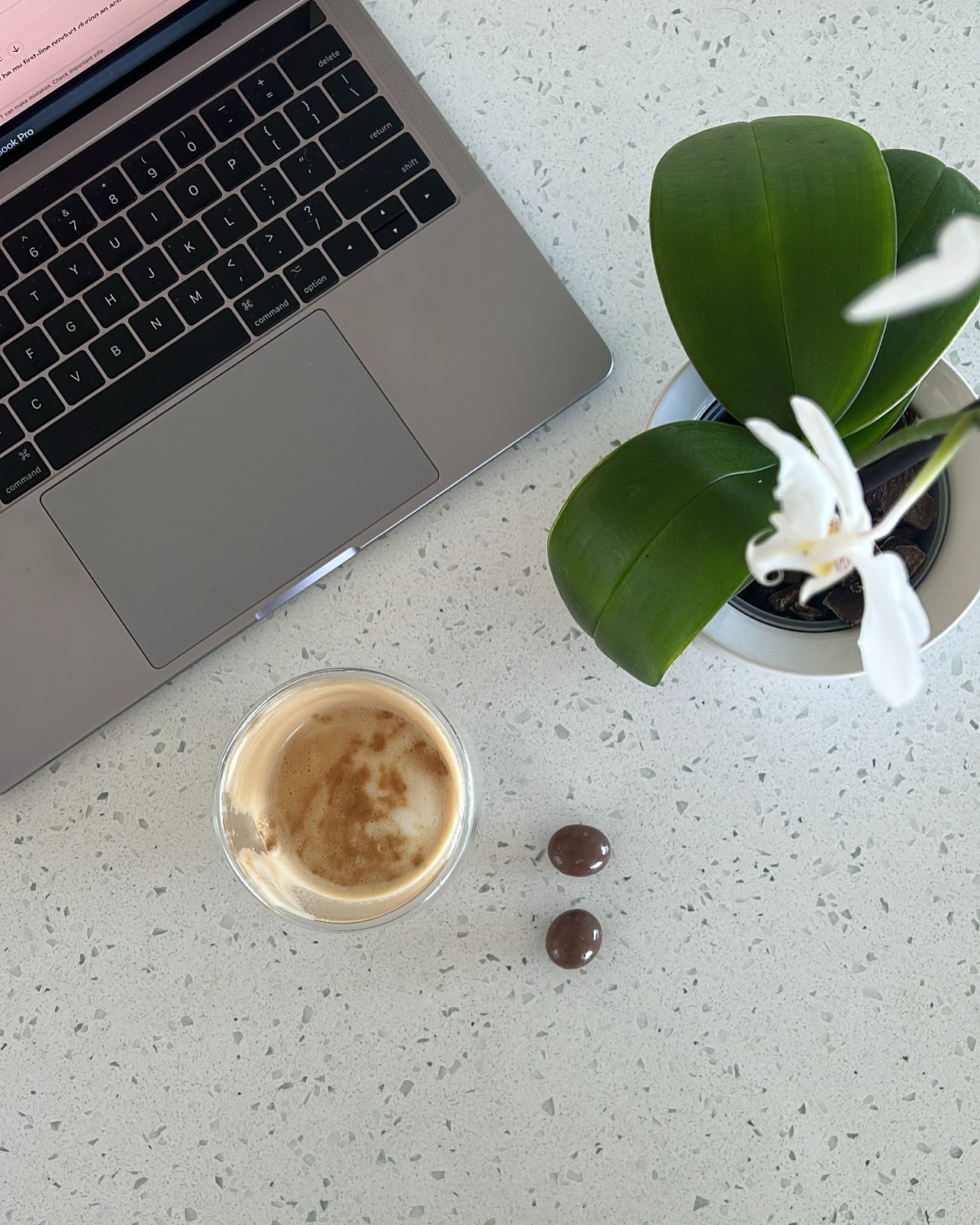 Cup filling things lately 🤍 

1. My morning coffee in my kitchen/office with my non-negotiable scorched almonds. 
2. My sauna - I either sit in peace or read my kindle. Is there any better way to unwind and just be? 
3. My studio. I&rsquo;m a bit of