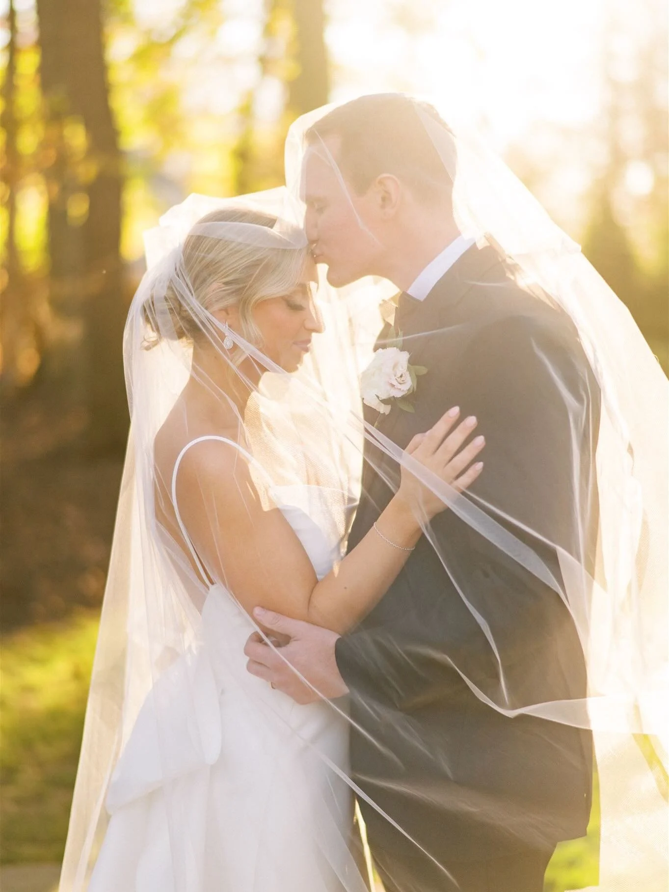 Thinking back to Bella and Ian&rsquo;s gorgeous wedding day 😍