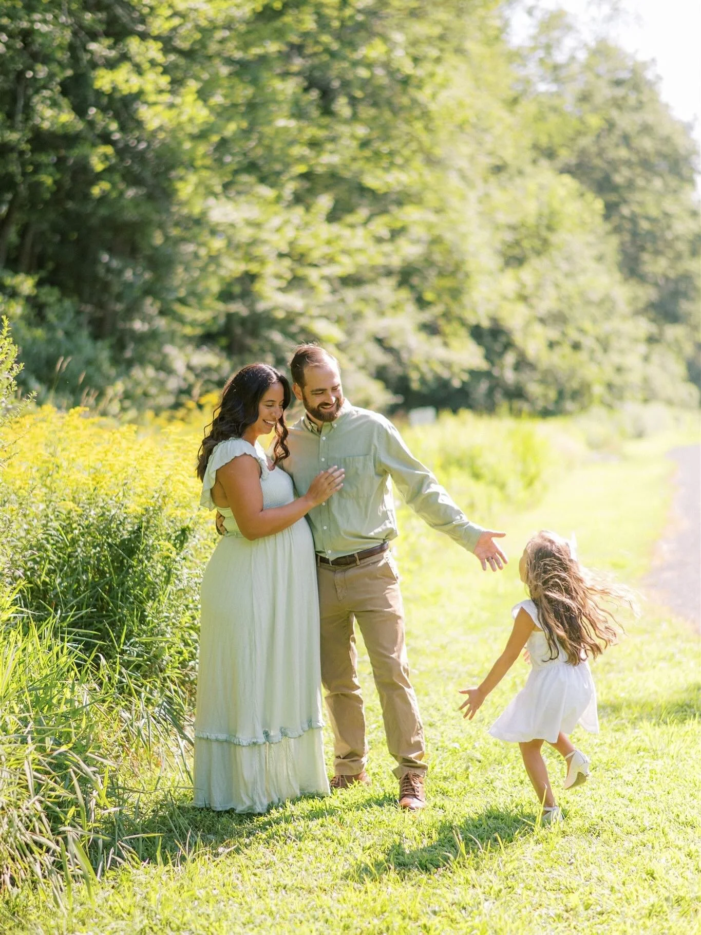 On the fence about doing a maternity shoot? Let these sweet moments convince you it&rsquo;s a great idea 🥹